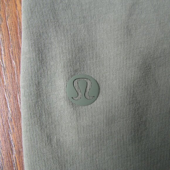 Lululemon Pleated Love tank ptp 16" *GUC - Picture 12 of 12